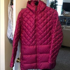 The North Face Women’s FUSIA PINK PUFF JACKET